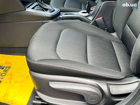 Hyundai Elantra 2018 - фото 28