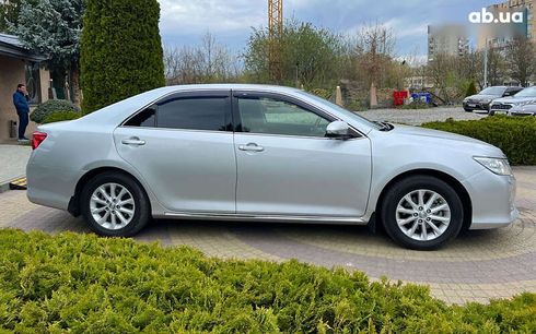 Toyota Camry 2013 - фото 8