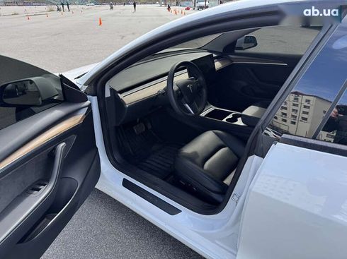 Tesla Model 3 2022 - фото 12