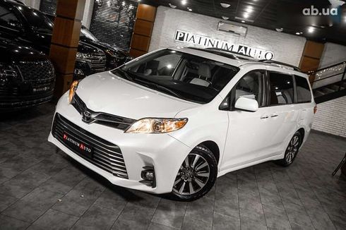 Toyota Sienna 2020 - фото 10