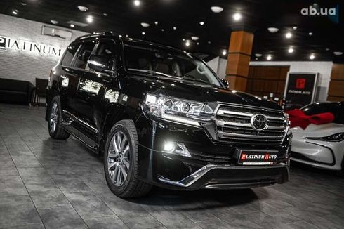 Toyota Land Cruiser 2018 - фото 2