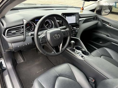 Toyota Camry 2021 - фото 7