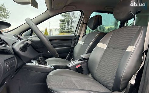 Renault Scenic 2011 - фото 17