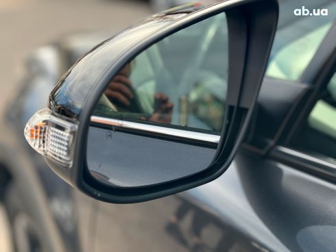 Toyota C-HR 2022 серый - фото 14