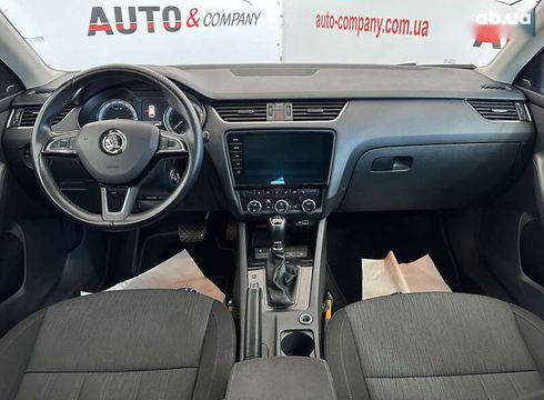 Skoda Octavia 2017 - фото 13
