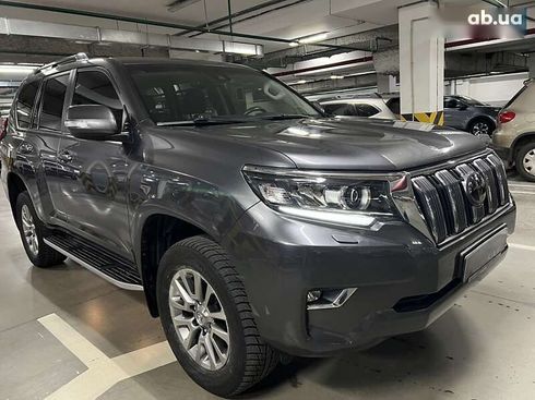 Toyota Land Cruiser Prado 2018 - фото 2