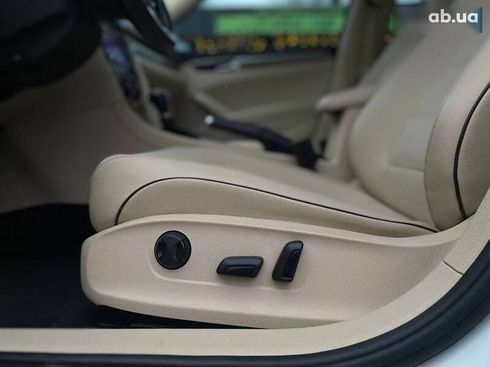 Volkswagen Passat 2017 - фото 25