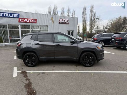 Jeep Compass 2021 - фото 2