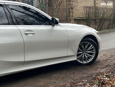 BMW 3 серия 2019 белый - фото 9