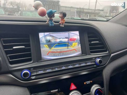 Hyundai Elantra 2019 - фото 21