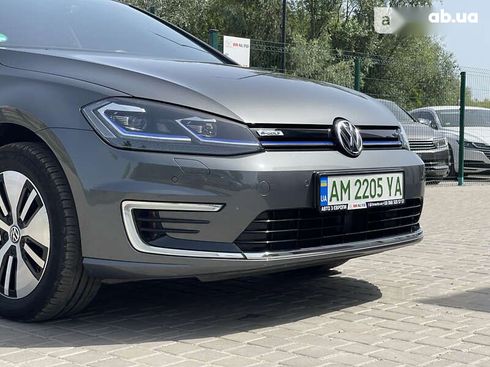 Volkswagen e-Golf 2020 - фото 8