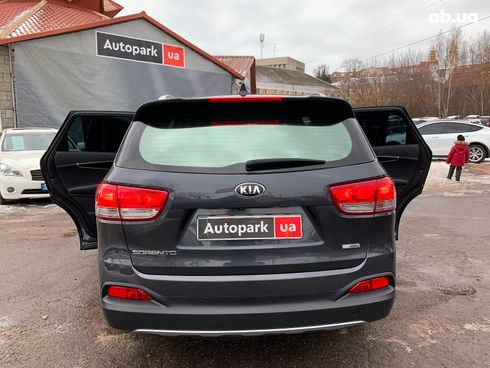Kia Sorento 2016 серый - фото 22