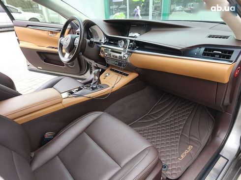 Lexus ES 2018 - фото 17
