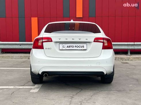 Volvo S60 2015 - фото 7