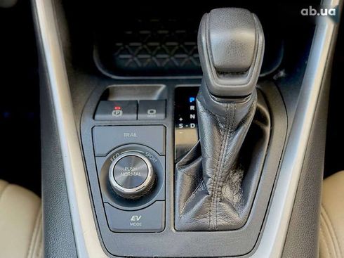 Toyota RAV4 2019 - фото 28