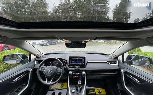 Toyota RAV4 2021 - фото 12