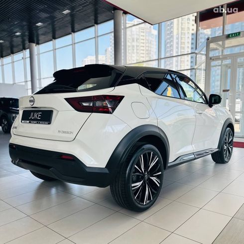 Nissan Juke 2023 белый - фото 3