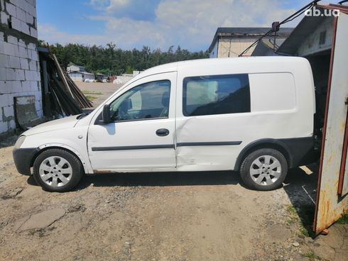 Opel Combo 2004 белый - фото 8