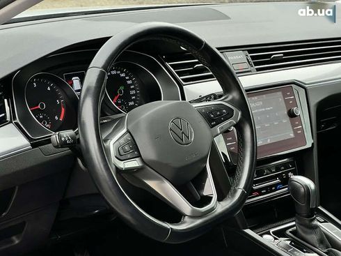 Volkswagen Passat 2021 - фото 30