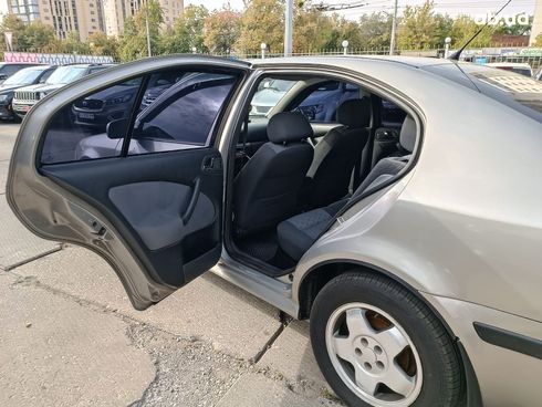 Skoda Octavia 2008 бежевый - фото 13