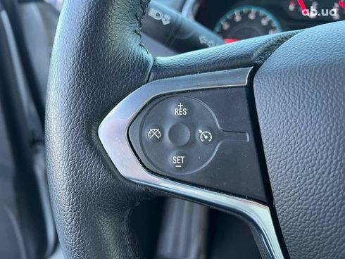 Chevrolet Traverse 2017 серый - фото 24