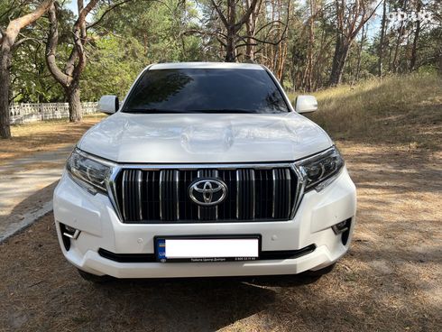 Toyota Land Cruiser Prado 2017 белый - фото 11