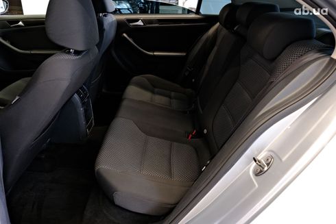 Volkswagen Jetta 2013 серебристый - фото 9