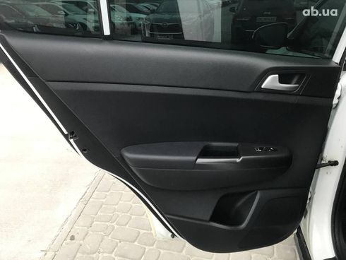 Kia Sportage 2017 белый - фото 17