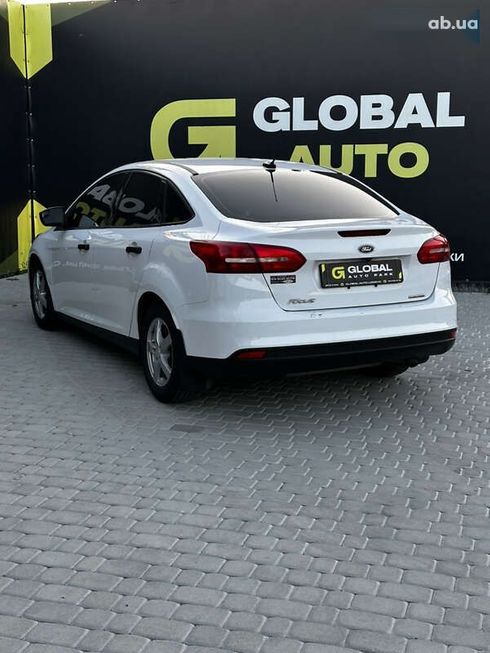 Ford Focus 2015 - фото 16