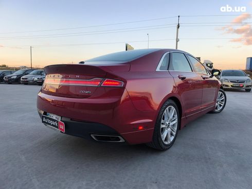 Lincoln MKZ 2015 красный - фото 12