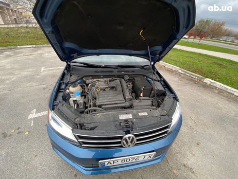 Volkswagen Jetta 2015 синий - фото 5