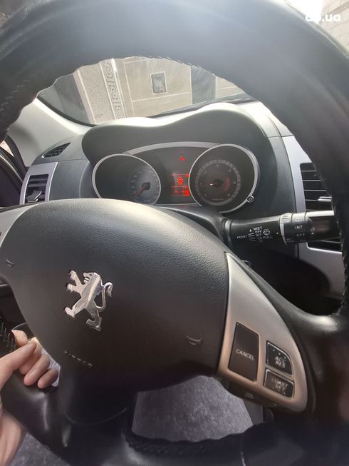 Peugeot 4007 2008 - фото 2