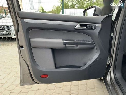 Volkswagen Touran 2011 - фото 23