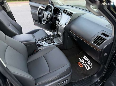 Toyota Land Cruiser Prado 2022 - фото 26