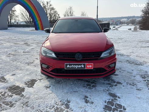 Volkswagen Jetta GLI 2016 красный - фото 8