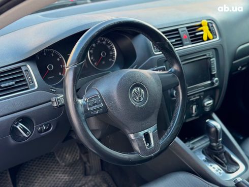 Volkswagen Jetta 2012 черный - фото 22