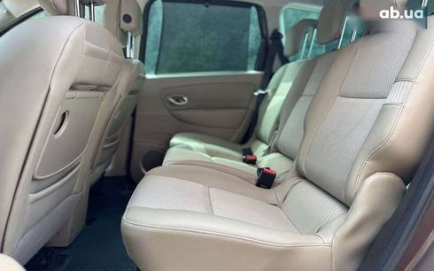 Renault Scenic 2010 - фото 16