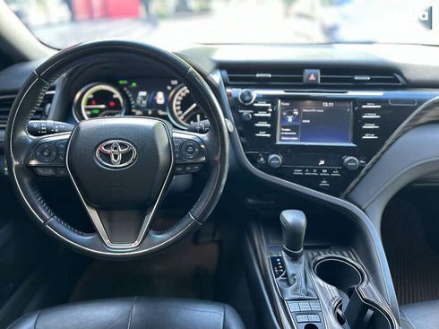 Toyota Camry 2020 - фото 15