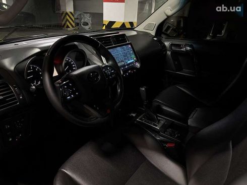 Toyota Land Cruiser Prado 2016 - фото 23