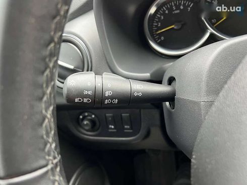 Renault Sandero 2019 - фото 24