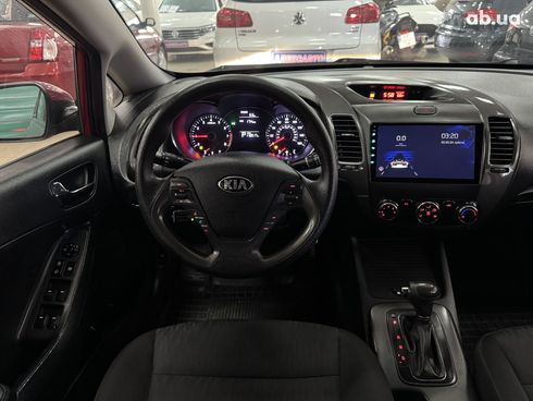 Kia Forte 2015 красный - фото 12