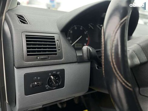 Skoda Fabia 2001 - фото 12