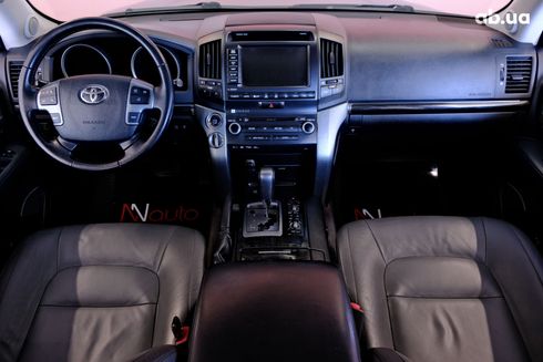 Toyota Land Cruiser 2011 черный - фото 7
