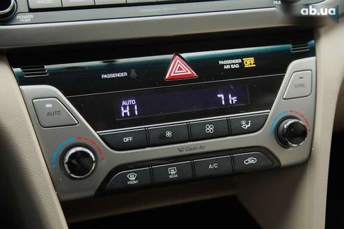 Hyundai Elantra 2016 - фото 17