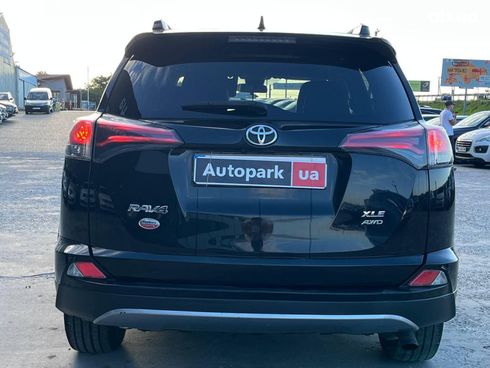Toyota RAV4 2016 черный - фото 9
