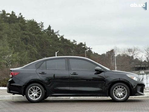 Kia Rio 2017 - фото 9