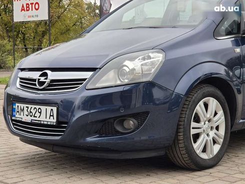 Opel Zafira 2011 - фото 11