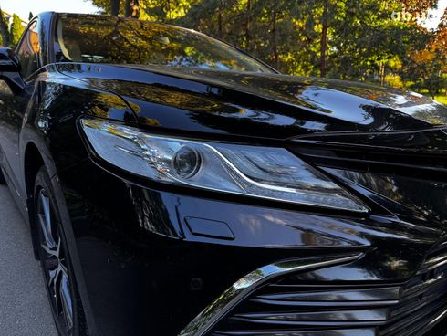 Toyota Camry 2022 черный - фото 4
