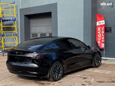 Tesla Model 3 2022 - фото 11