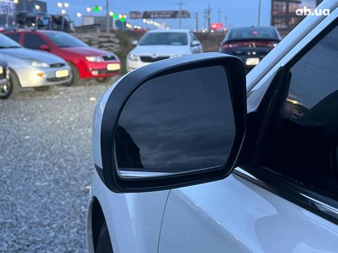 Subaru Legacy 2010 белый - фото 12